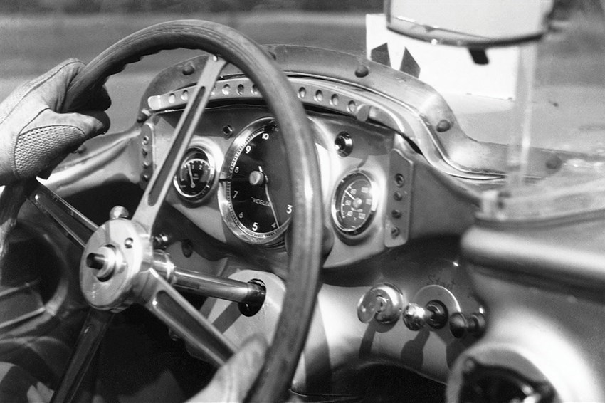 Maquette PAUL'S MODEL ART 1/24 – Mercedes-Benz Stirling Moss 1955 – Gris Métal