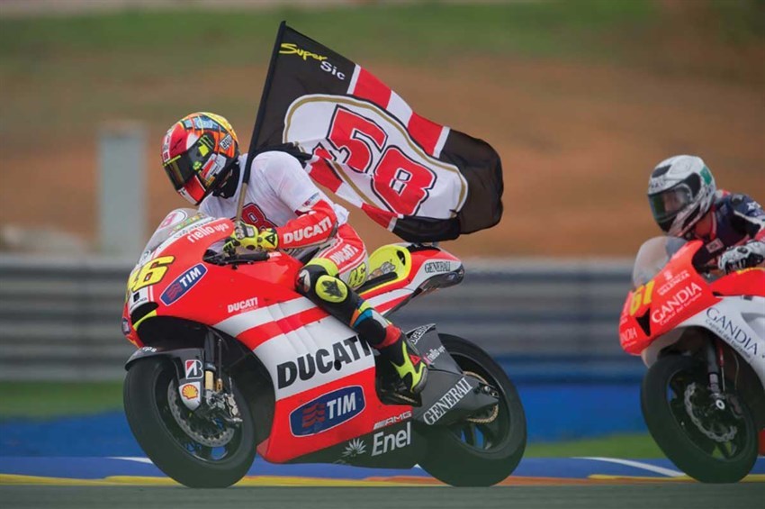 1:12 Rossi 2011 Ducati Desmosedici GP11.2 model with Figure and 