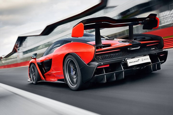 AUTOart 1-18 2018 McLaren Senna nav.jpg