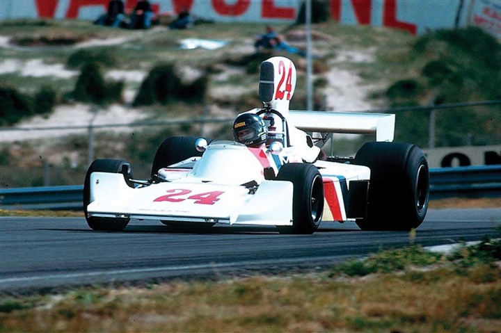Hunt1975Hesketh308B-1.jpg