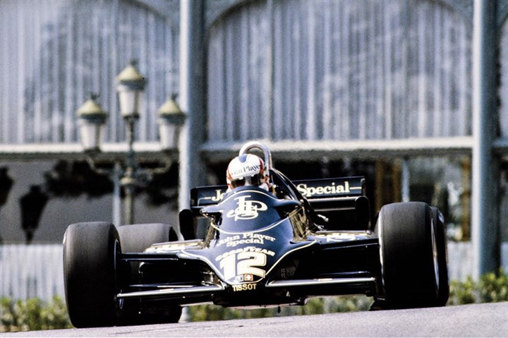 Mansell1982Lotus91-1.jpg