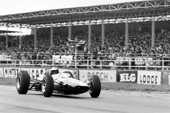 Spark143Clark1965Lotus33Britain-1.jpg