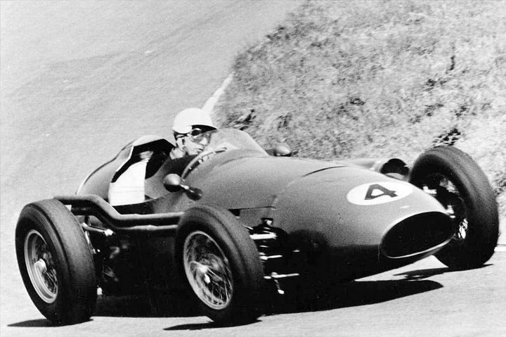 Tecnomodel 1-18 1959 Aston Martin DBR4 nav.jpg