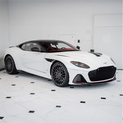 AUTOart Aston Martin DBS 770 Ultimate - White Stone 1:18 model car