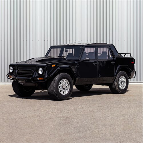 AUTOart Lamborghini LM002 - Tenebre Black 1:18