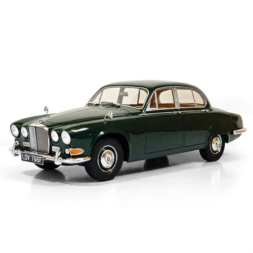 Cult Jaguar 420 1966-1969 - British Racing Green 1:18 model car