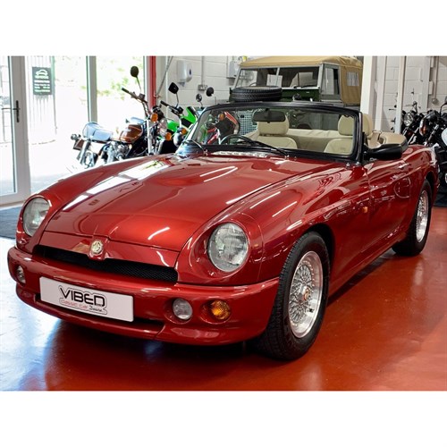 Cult MG RV8 1992-1995 - Nightfire Red 1:18 model car