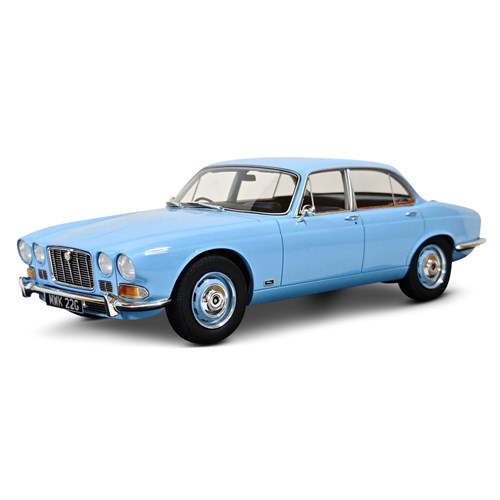 Cult Jaguar XJ6 4.2 1968 - Light Blue 1:18 model car
