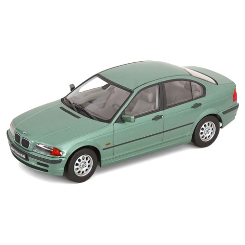 KK BMW 3 Series E46 Sedan 1999 - Green Metallic 1:18 model car