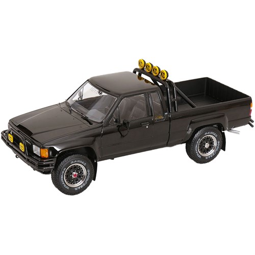 KK Toyota Truck Xtracab 4x4 Hilux 1985 - Black (Back To The Future) 1:18 model car