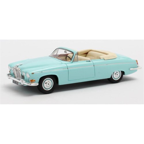 Voiture de 1977 couleur Or - JAGUAR Ascot Bertone