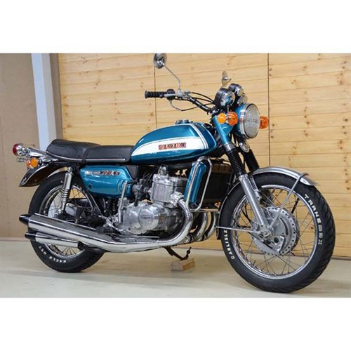 Minichamps Suzuki GT 750 J 1973 - Blue Metallic 1:12