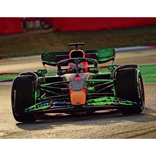 Minichamps Red Bull RB18 w. Flow-Vis Paint - 2022 Formula One Test - #1 M. Verstappen 1:43 model car