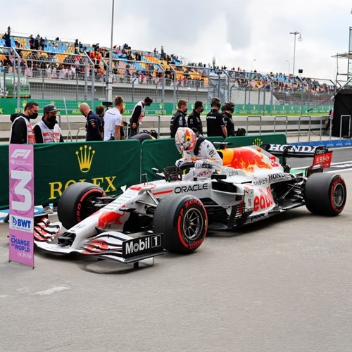 Minichamps Red Bull RB16B w. Figure - 2021 Turkish Grand Prix - #33 Max Verstappen 1:43 model car