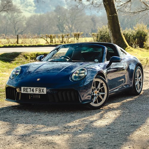 Minichamps Porsche 911 (992.2) Targa 4 GTS 2025 - Blue Metallic w. Movable Roof 1:18 model car