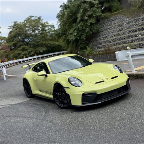 Minichamps Porsche 911 (992.2) GT3 2025 - Yellow w. Stripes & Black Wheels 1:18 model car