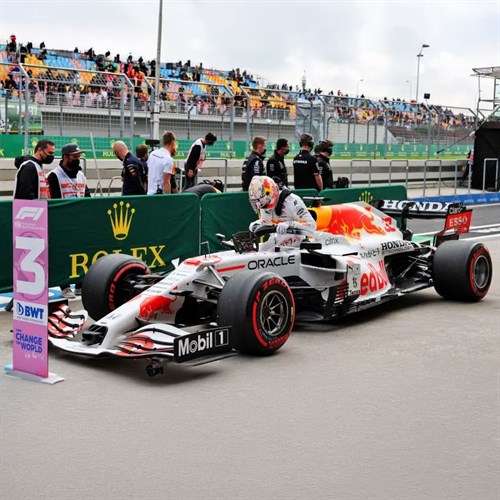 Minichamps Red Bull RB16B w. Figure - 2021 Turkish Grand Prix - #33 Max Verstappen 1:18 model car