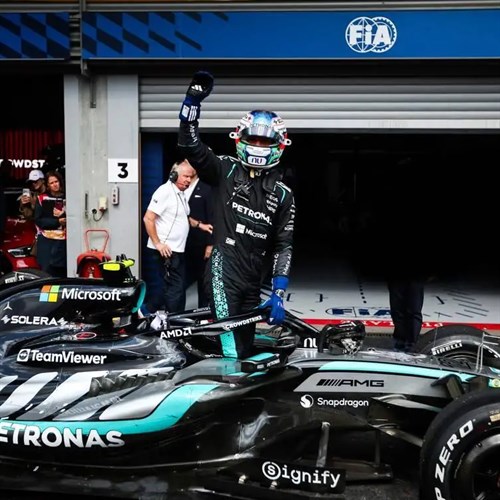 Minichamps Mercedes F1 W17 w. Figure & Pit Boards - 1st 2026 Belgian Grand Prix - #12 Andrea Kimi Antonelli 1:18 model car