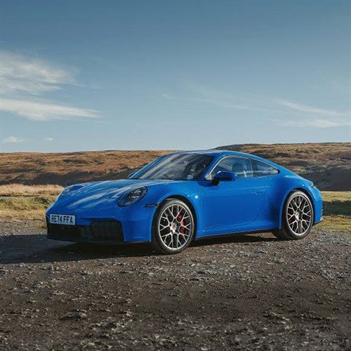 Minichamps Porsche 911 (992.2) Carrera 4 GTS Coupe 2024 - Blue 1:18 model car
