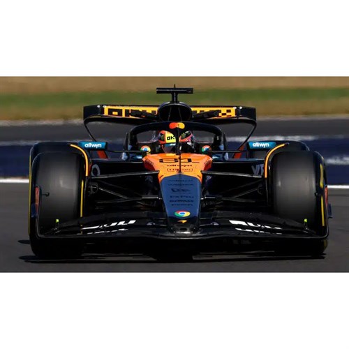 Minichamps McLaren MCL39 - 2025 British Grand Prix - #81 Oscar Piastri 1:18 model car