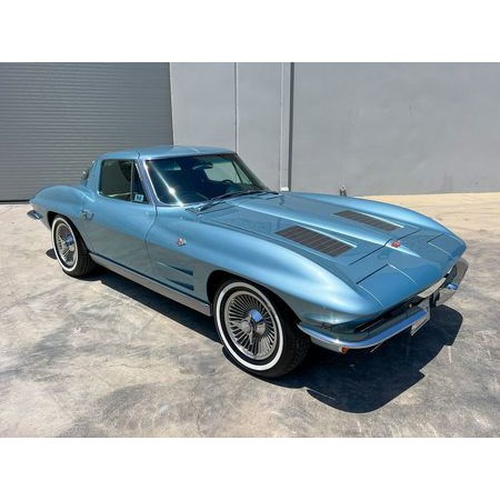 Maxichamps Chevrolet Corvette C2 Coupe 1963 - Turkis Light Blue Metallic 1:43 model car