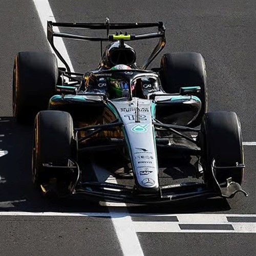 Spark Mercedes F1 W17 w. Figure & Pit Boards - 1st 2026 Italian Grand Prix - #12 Andrea Kimi Antonelli 1:18 model car