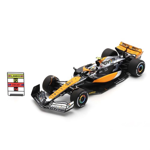 Spark McLaren MCL60 w. Pit Board - 2023 British Grand Prix - #4 L. Norris 1:18