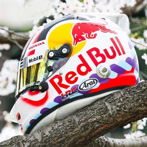 Spark Yuki Tsunoda Red Bull Helmet - 2025 Japanese Grand Prix 1:5