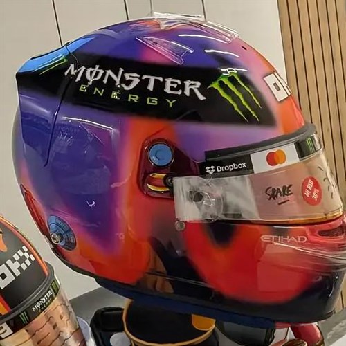 Spark Oscar Piastri McLaren Helmet - 2026 British Grand Prix 1:5