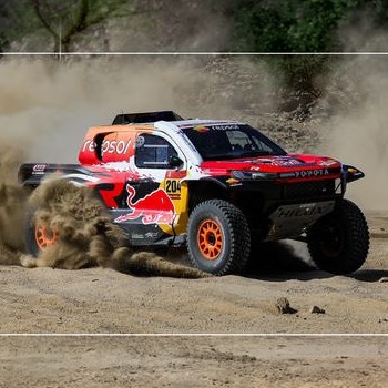 Spark Toyota GR Hilux - 2026 Dakar Rally - #204 Toby Price 1:43 model car