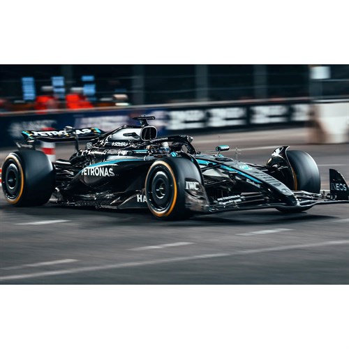 Spark Mercedes F1 W16 - 2025 Las Vegas Grand Prix - #63 George Russell 1:43 model car