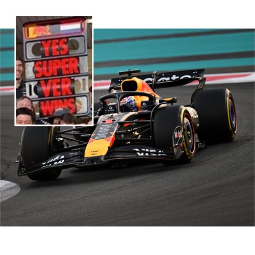 Spark Red Bull RB21 w. Pit Board - 1st 2025 Abu Dhabi Grand Prix - #1 Max Verstappen 1:43 model car