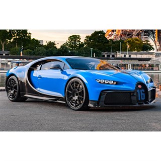 AUTOart Bugatti Chiron Pur Sport - Agile Blue/Carbon 1:18 model car