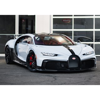 AUTOart Bugatti Chiron Pur Sport - Quartz White/Carbon 1:18 model car