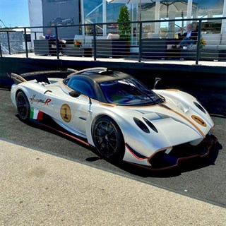 AUTOart Pagani Huayra R - Benni White #1 1:18 model car