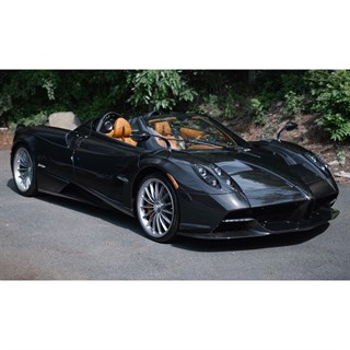 AUTOart Pagani Huayra Roadster BC - Oro Black/Carbon 1:18 model car