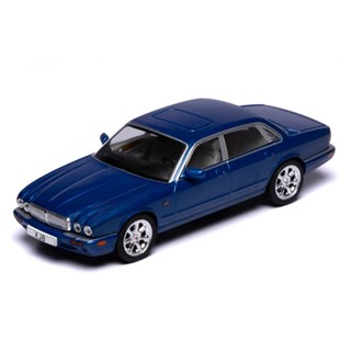 IXO Jaguar XJ8 (X308) 1998 - Blue Metallic 1:43 model car