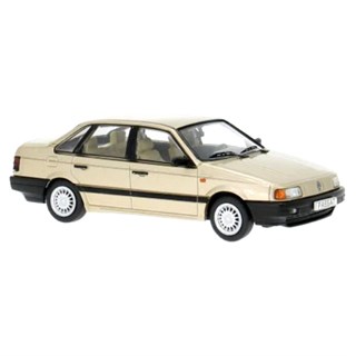 IXO Volkswagen Passat CL (B3) 1988 - Beige 1:43 model car
