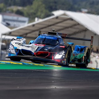 BMW M Hybrid V8 - 2026 Le Mans 24 Hours - #15 1:18 model car