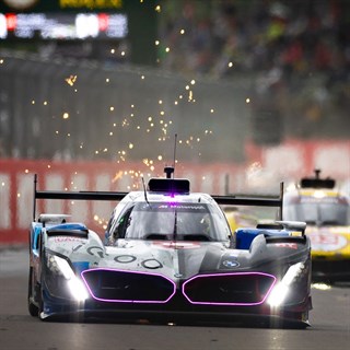 ​Spark BMW M Hybrid V8 - 2025 Le Mans 24 Hours - #15 1:43 model car