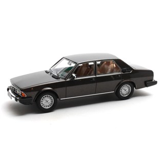Matrix Alfa Romeo Alfa 6 2.5 (T119) 1979-1983 - Bronze 1:43 model car