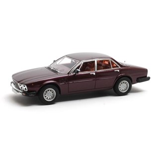 Matrix De Tomaso Deauville S2 1978-1985 - Dark Red 1:43 model car