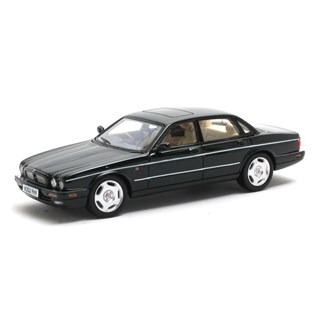 Matrix Jaguar XJR X300 1994-1997 - British Racing Green 1:43 model car