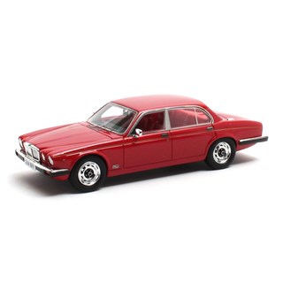 Matrix Jaguar XJ6 SIII 4.2 1979-1985 - Damson Red 1:43 model car