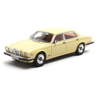 Matrix Jaguar XJ6 SIII 4.2 1979-1985 - Portland Beige 1:43 model car
