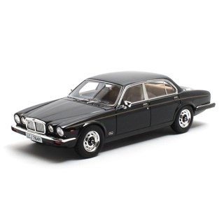 Matrix Jaguar XJ6 SIII 4.2 1979-1985 - Black 1:43 model car