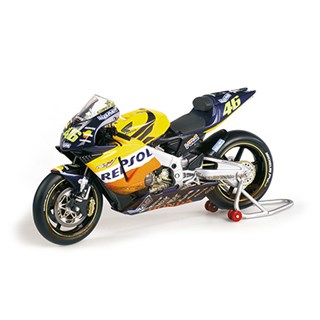 Minichamps Honda RC211V 'Dirty Version' - 2002 - #46 Valentino Rossi 1:12