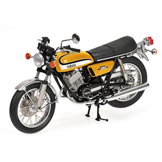 Minichamps Yamaha RD 350 1973 - Orange 1:12