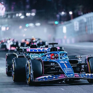 Minichamps Alpine A523 - 2023 Las Vegas Grand Prix - #31 E. Ocon 1:43 model car