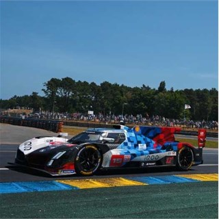 Minichamps BMW M Hybrid V8 - 2025 Le Mans 24 Hours - #15 1:43 model car